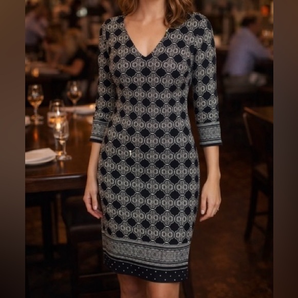 White House Black Market Dresses & Skirts - White House Black Market Black & White Medallion Shift Dress | M